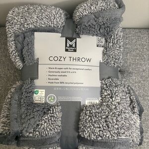 Member's Mark Gray Cozy Throw